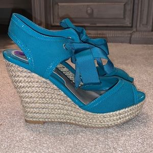 White House Black Market platform espadrille size 8 teal